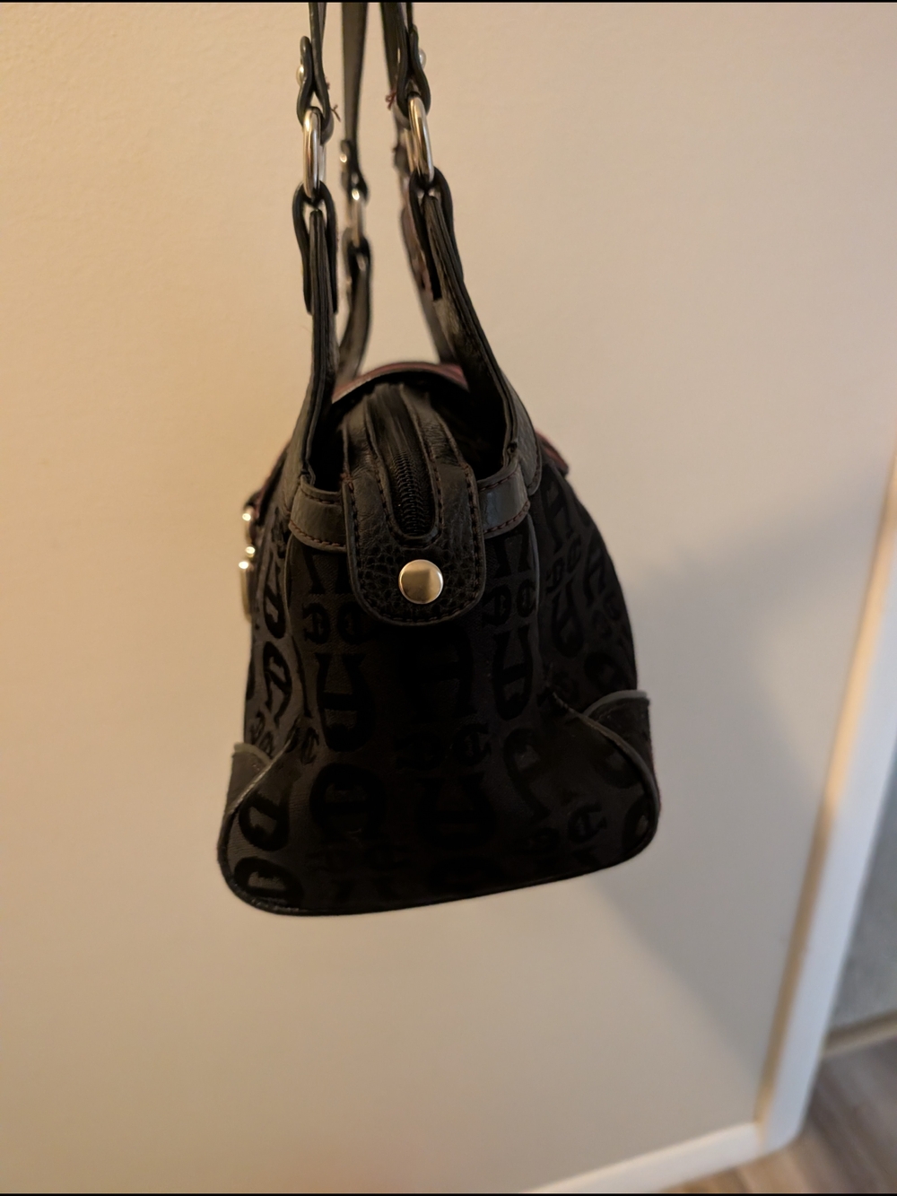 Black and Burgundy Women's Shoulder Bag with Signature Monogram Etienne Aiger - Picture 3 of 5